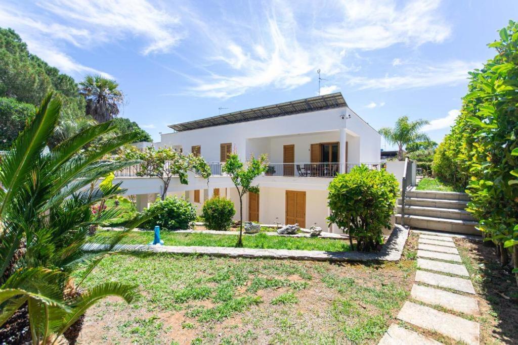 Blue Area Apartments - Fromhometosalento Torre dell'Orso Luaran gambar