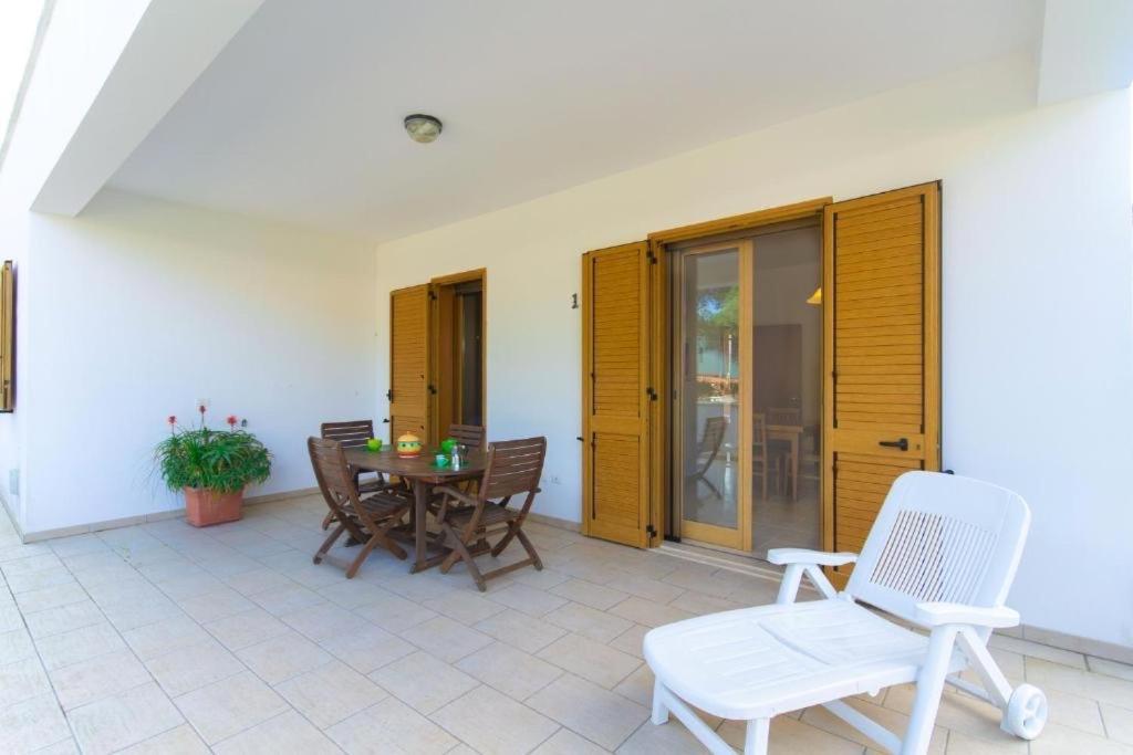 Blue Area Apartments - Fromhometosalento Torre dell'Orso Luaran gambar